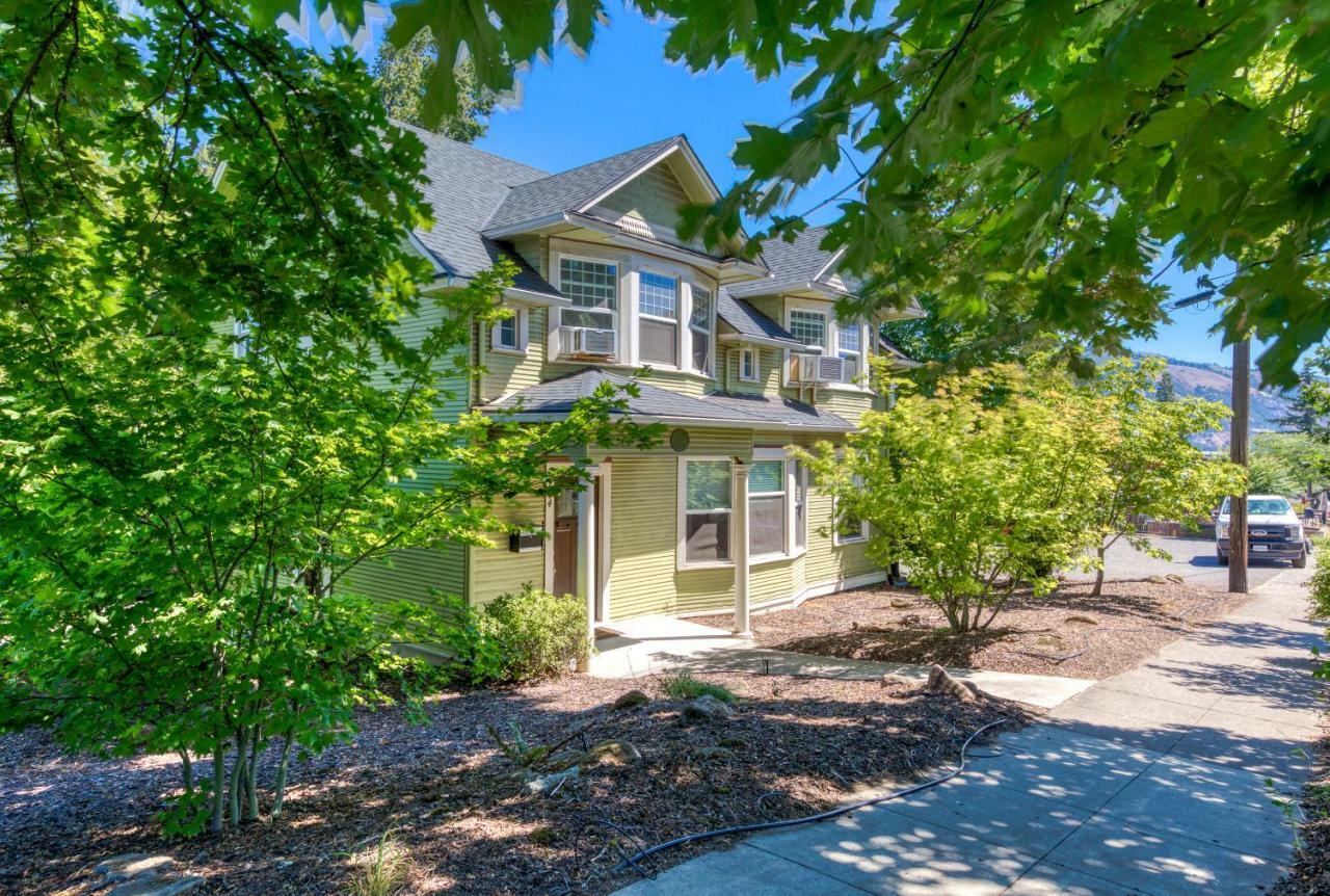 Azusa House Hood River Eksteriør billede